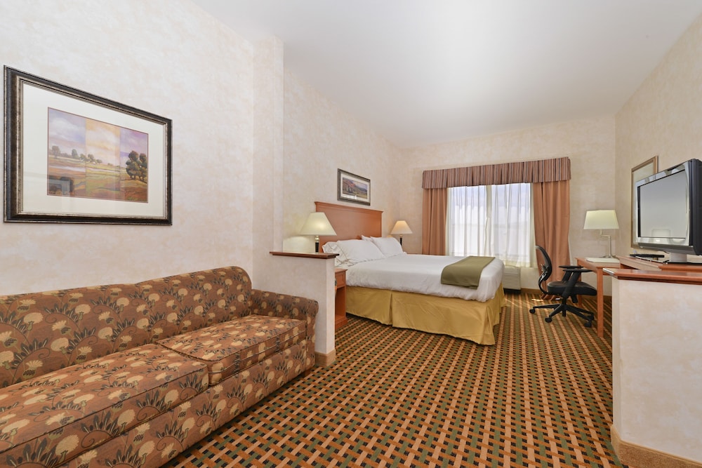 Suite, Accessible (Hearing, Roll-In Shower) - Photo 2