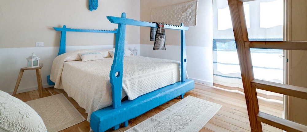 Double Room, 1 Queen Bed (La tessitrice) photo 1