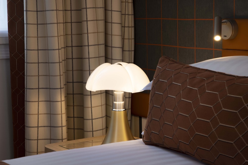 Single Room thumbnail 5