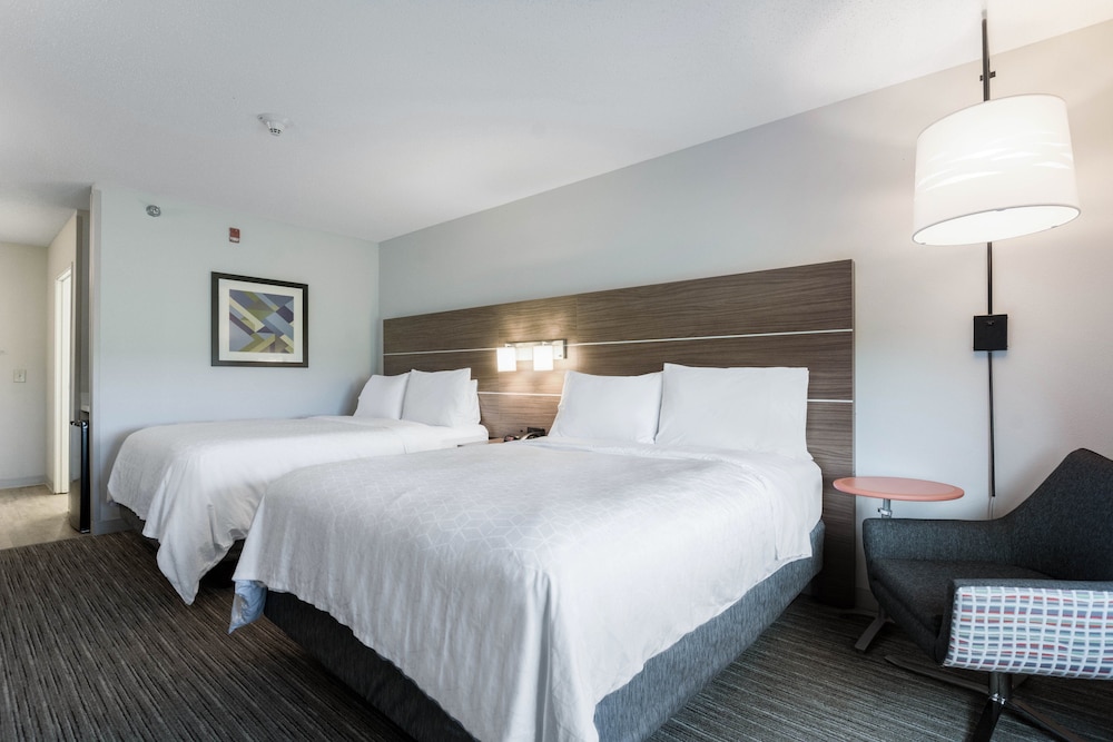 Room, 2 Queen Beds, Accessible (Comm, Roll Shwr) - Photo 2