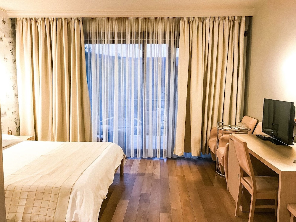 Superior Double Room, 1 Queen Bed - Photo 2