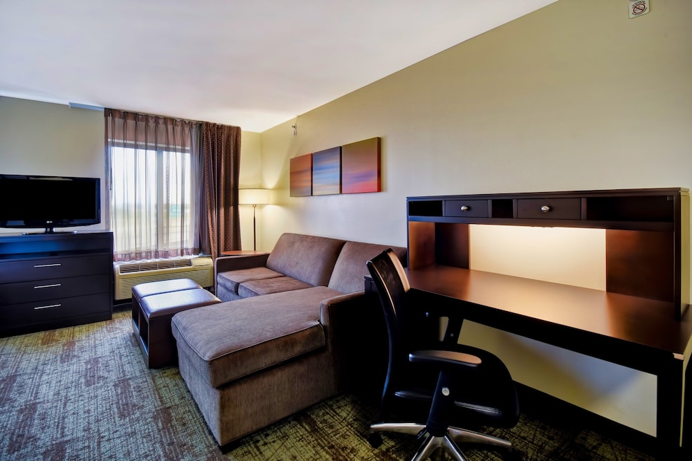 Suite, 1 Bedroom, Accessible (Comm, Tub) - Photo 2