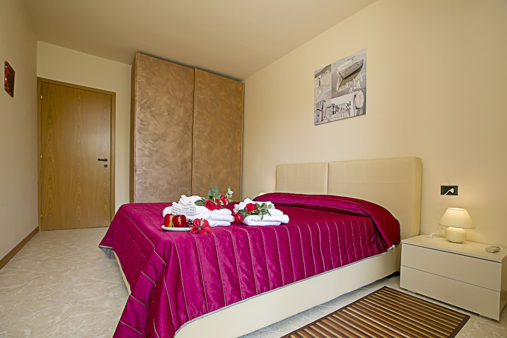 Family Apartment, Multiple Bedrooms (Casa Kristall Lago)