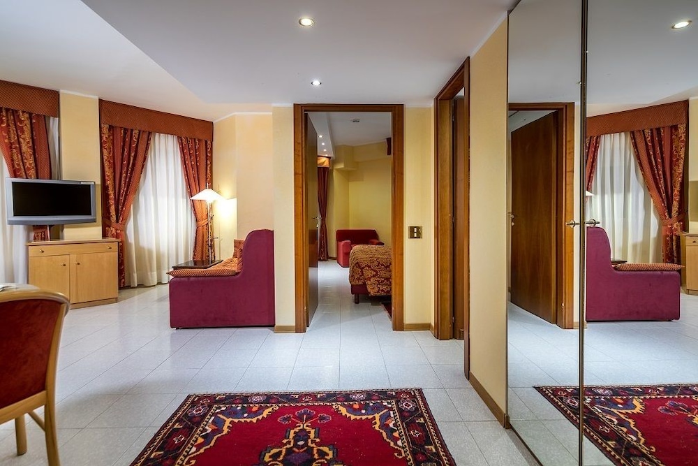 Suite, 1 Bedroom photo 3
