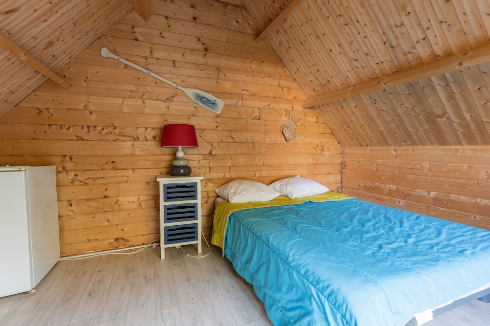 Hutt' cabin photo 3