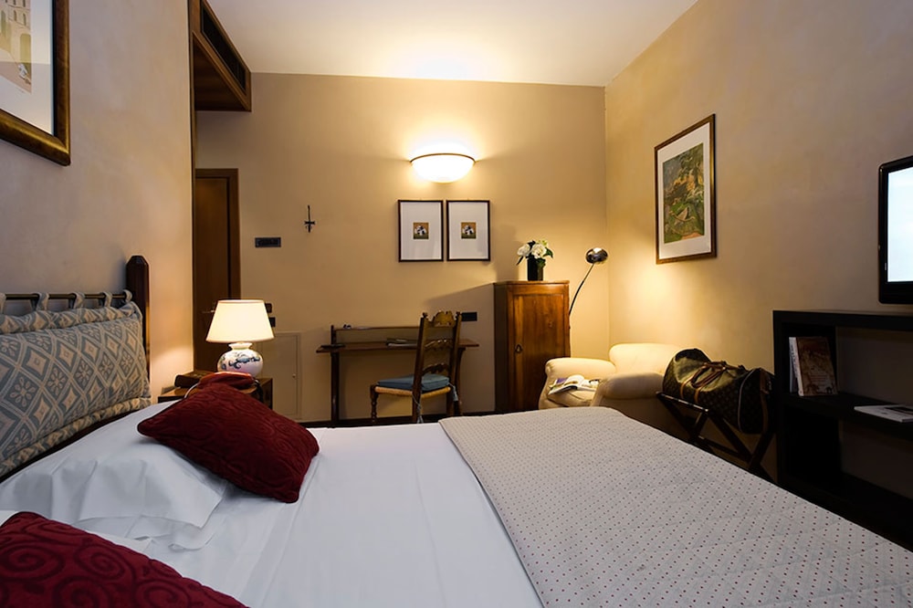 Classic Room - Photo 5