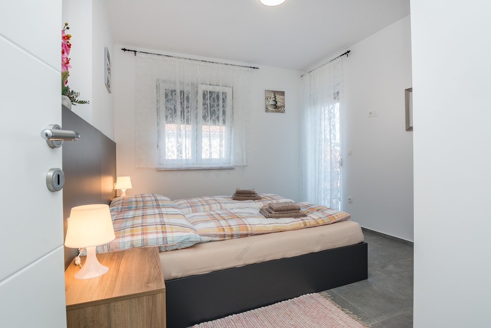 Deluxe Apartment A1