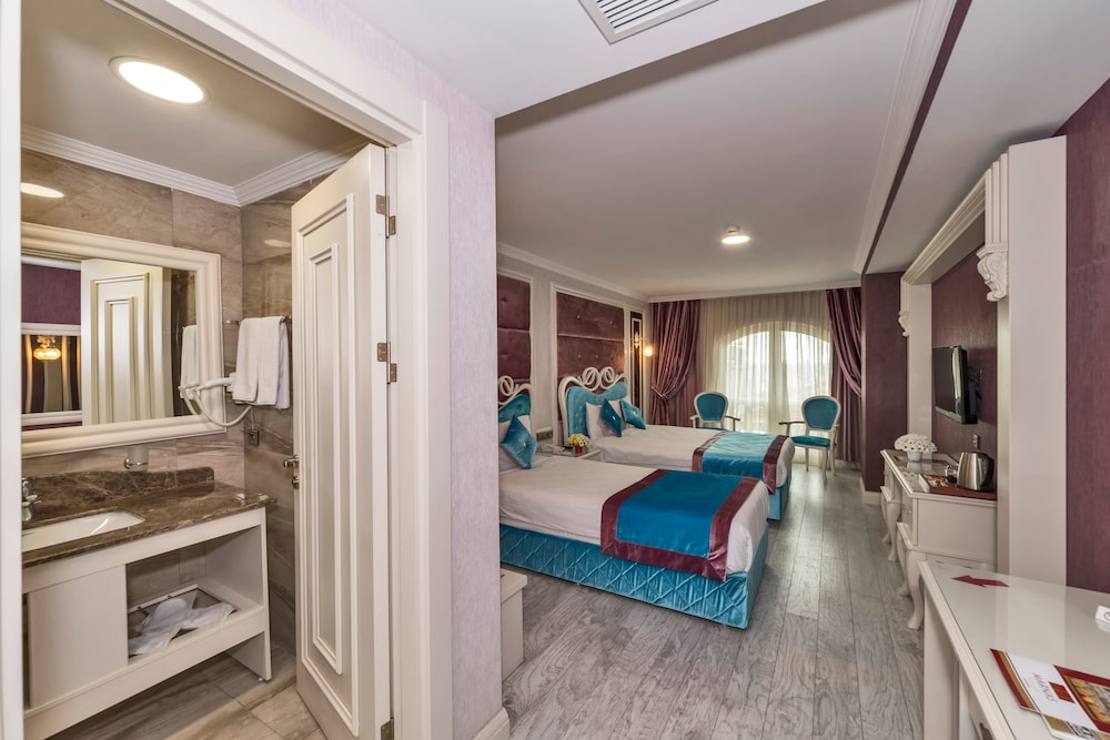 Deluxe Quadruple Room, Multiple Bedrooms photo 2