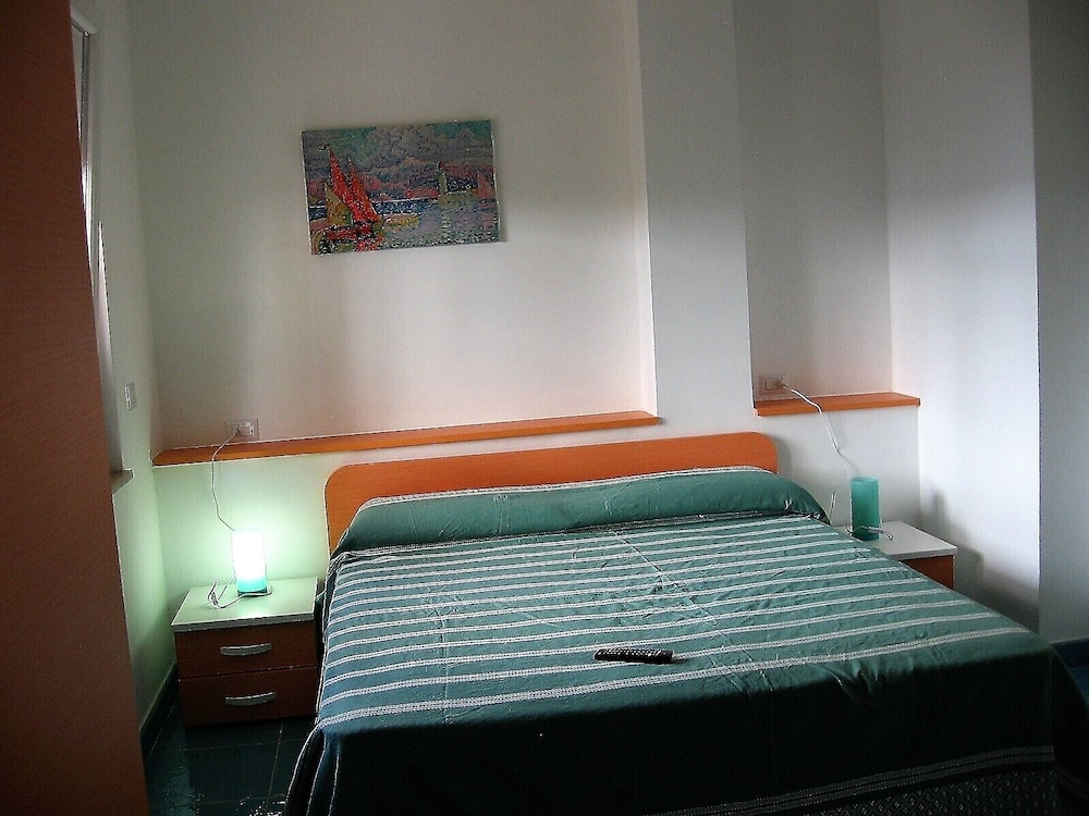 Basic Triple Room photo 1