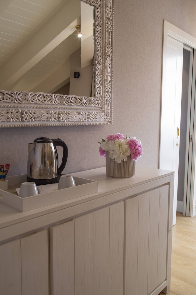 Suite (Attic) - Photo 4