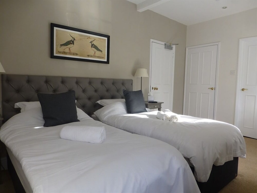 Superior Double Room, Ensuite, Garden View (Available As Twin) photo 3