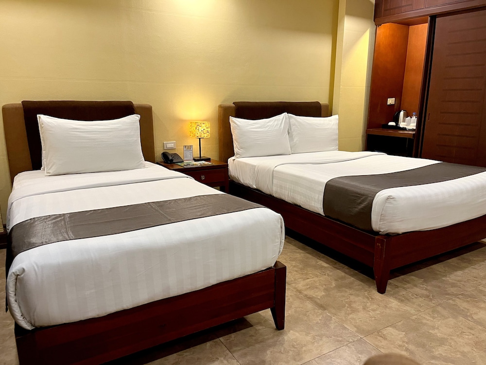 Premier Triple Room photo 2