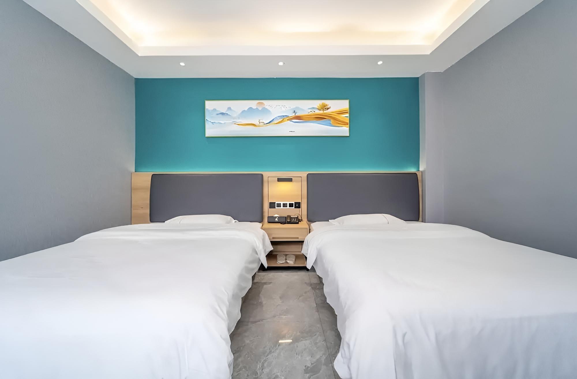 Luxury Double Room, 2 Double Beds photo 2