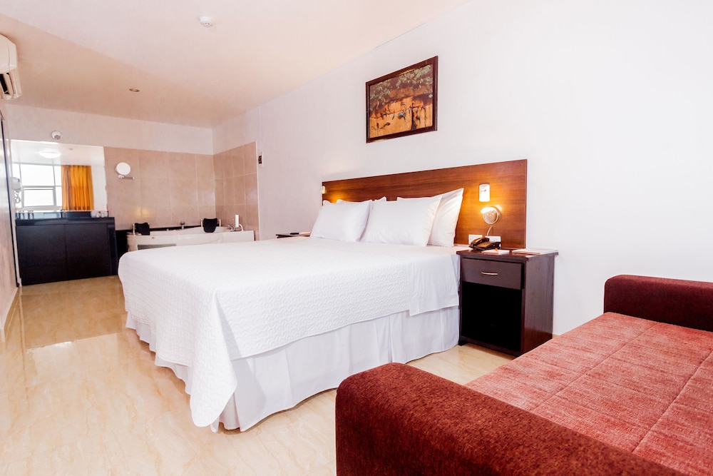 Junior Suite, 1 King Bed photo 1
