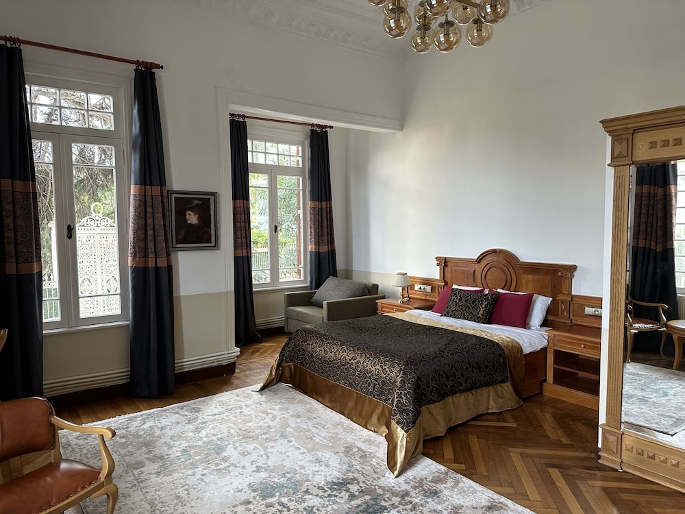 Deluxe Room, 1 Queen Bed