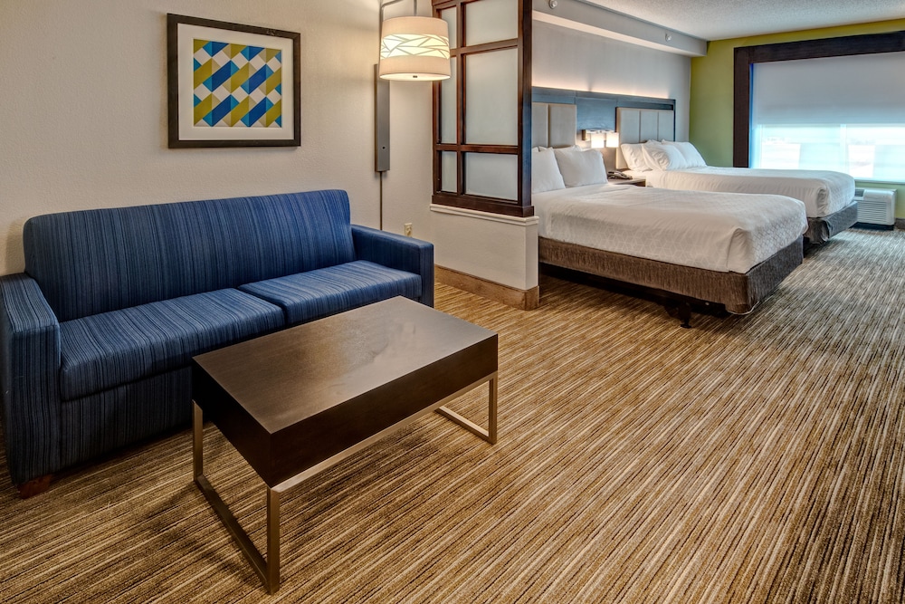 Suite, 2 Queen Beds, Accessible (Communication) - Photo 4