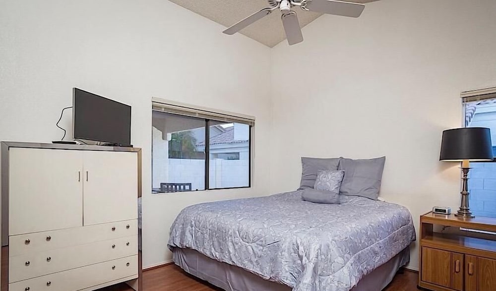 Condo, 2 Bedrooms photo 3