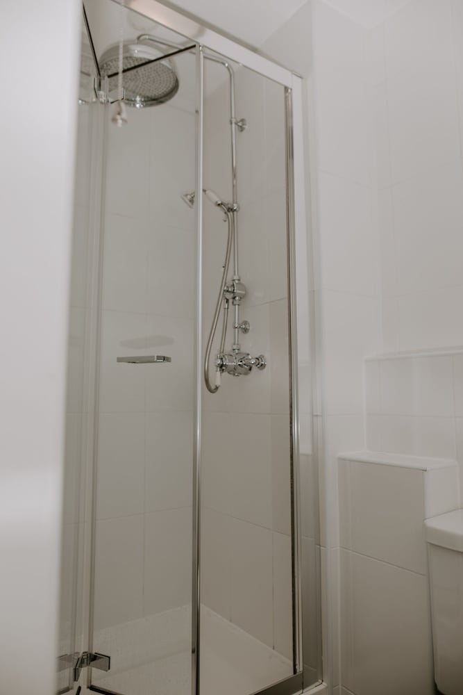 Superior Double Room, Ensuite (Lady'S Room) - Photo 8