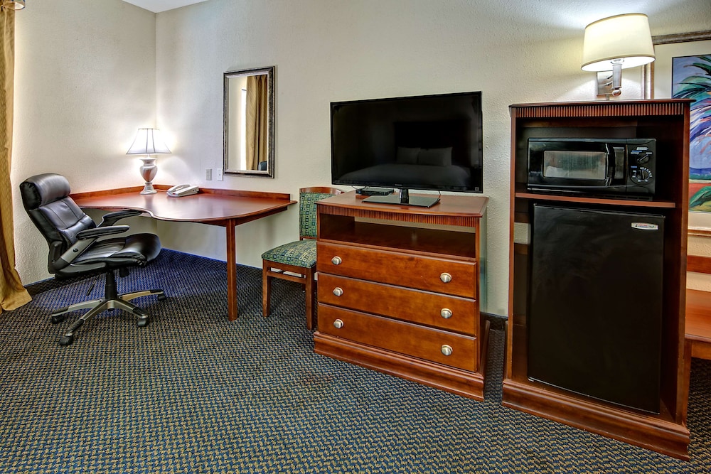 Room, 2 Queen Beds, Accessible, Non Smoking - Photo 3