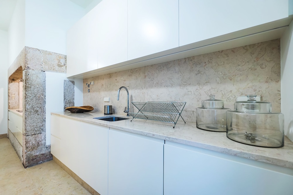 Double Room, Shared Bathroom (Prime) photo 2
