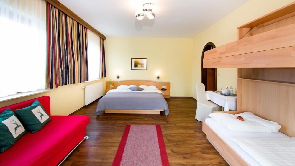 Room, Multiple Beds, Balcony