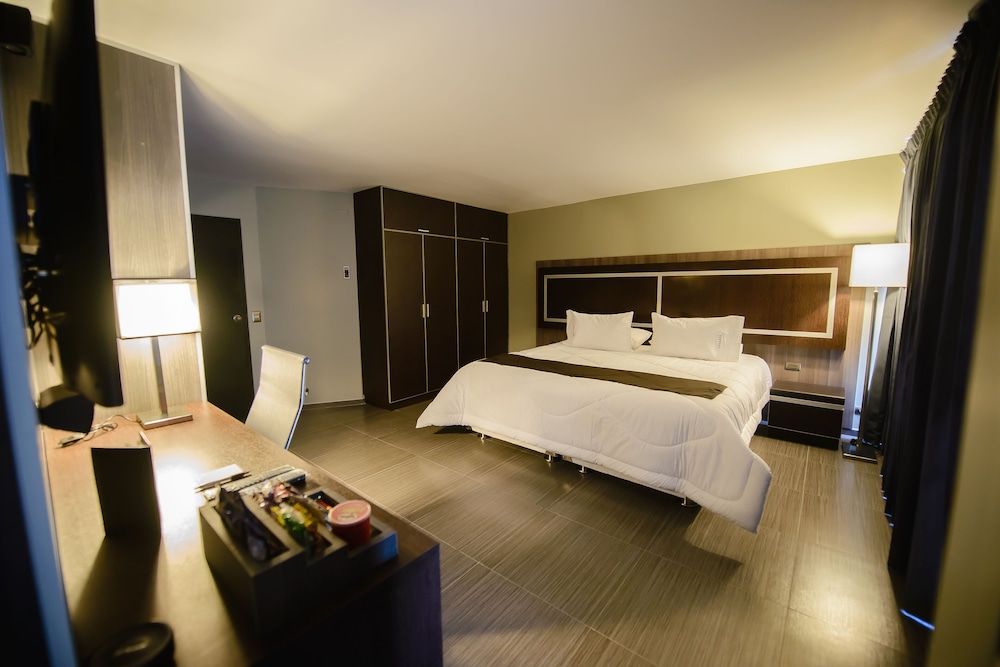 Junior Suite, 1 King Bed photo 2