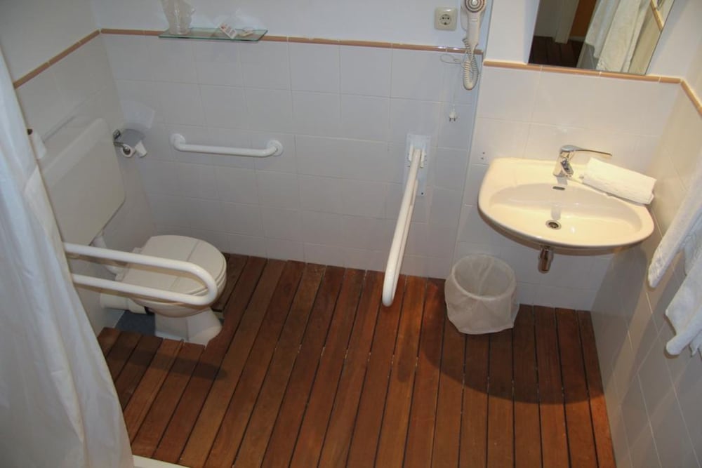 Standard Triple Room - Photo 6