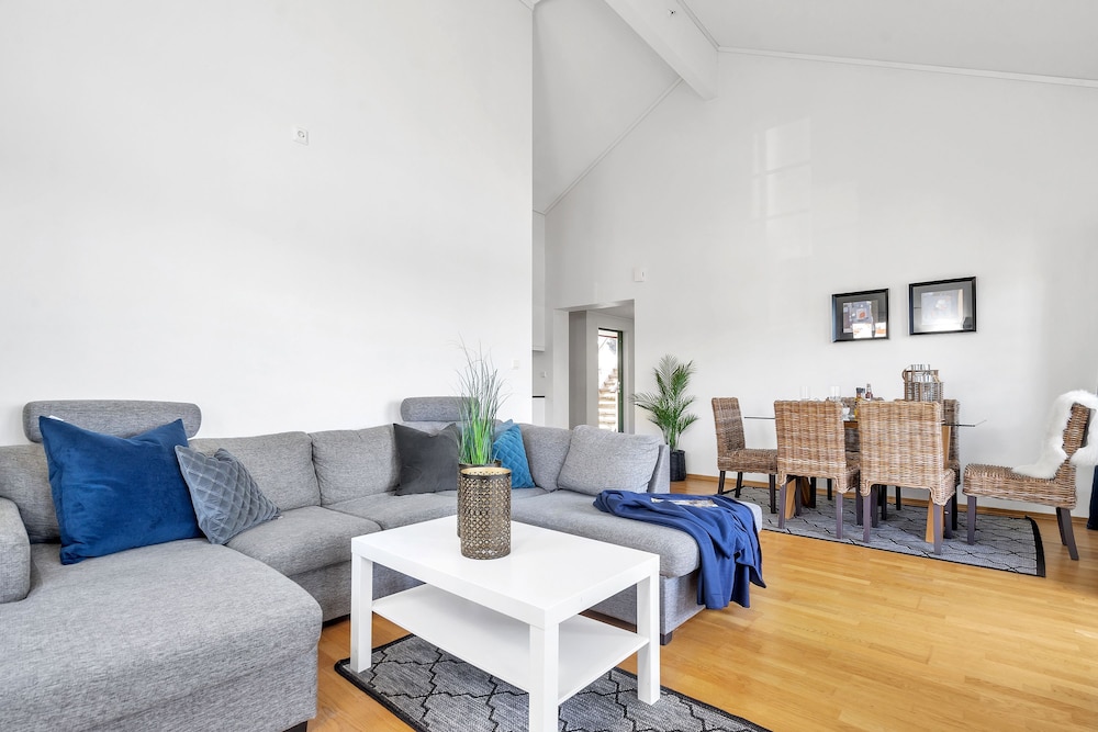 Apartment, Multiple Beds