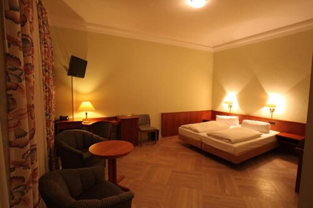 Standard Double Room Single Use photo 3