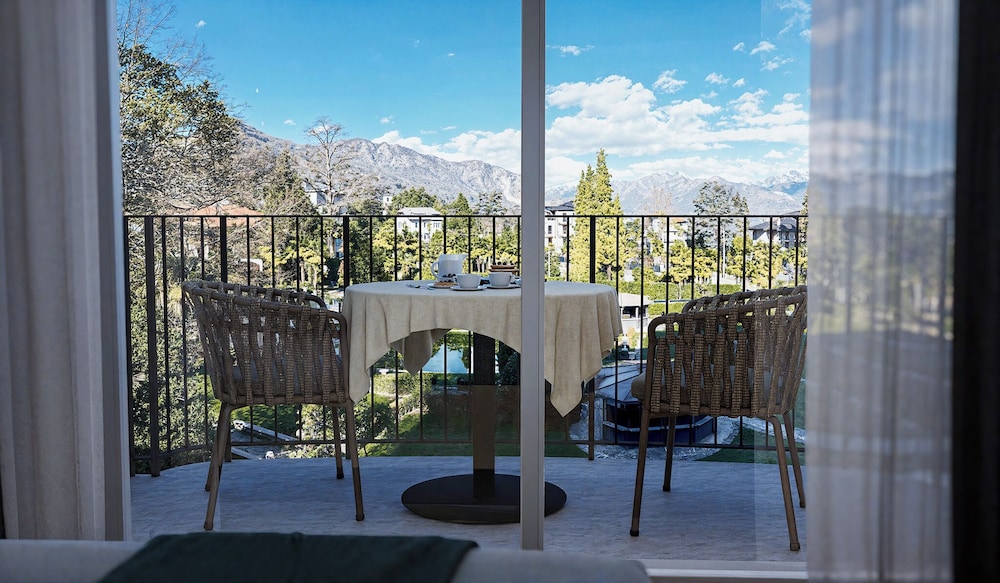 Doppia DELUXE, vista sulla piscina e laterale del lago - Photo 9