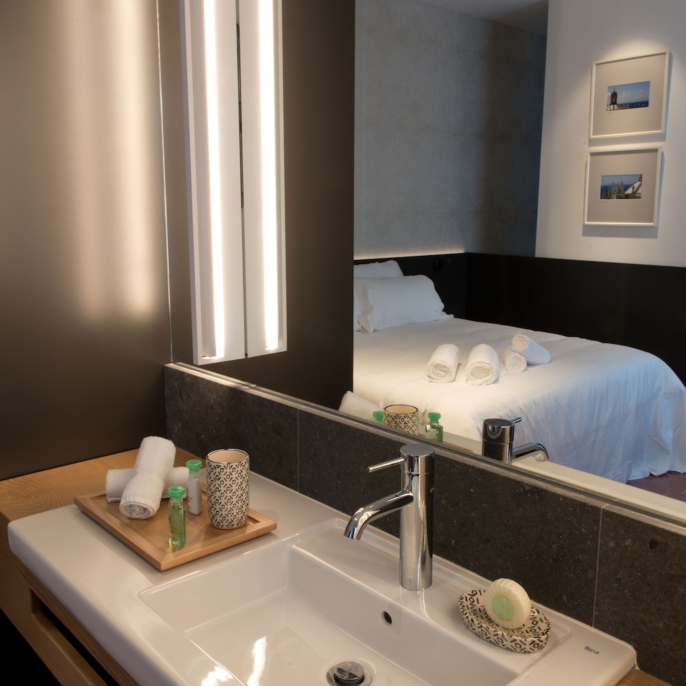 Suite, Terrace, Tower thumbnail 6
