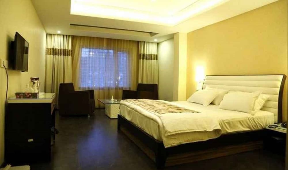 Executive Room - Photo 1