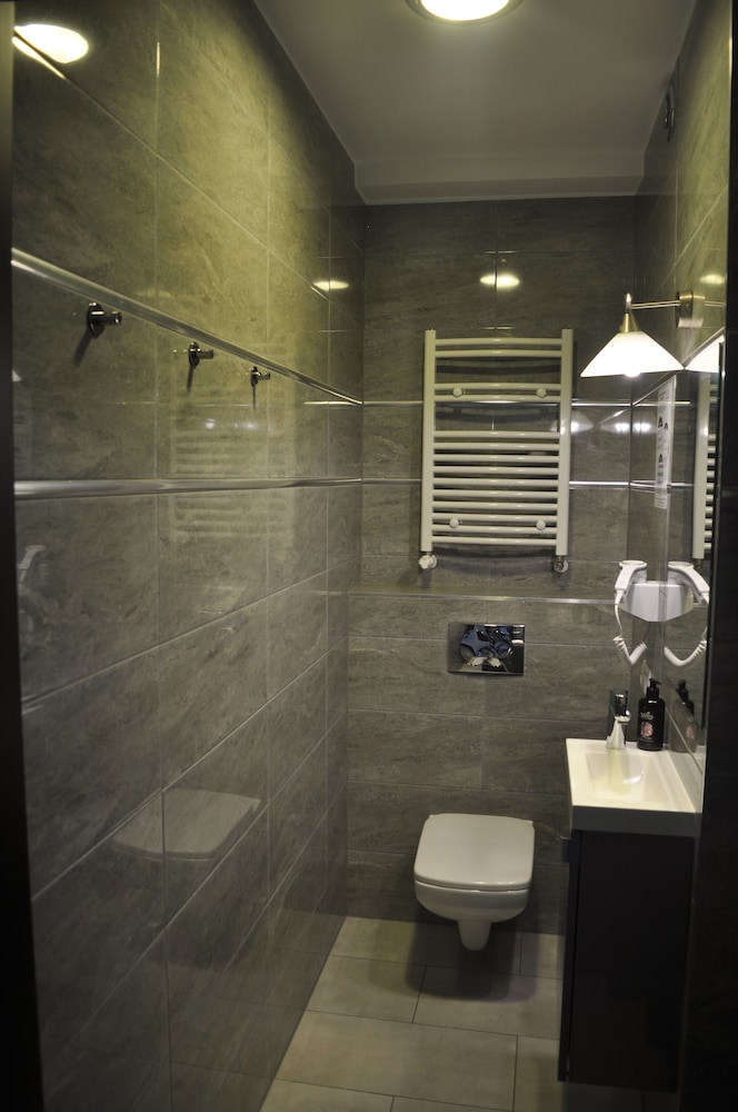 Standard Double Room - Photo 9