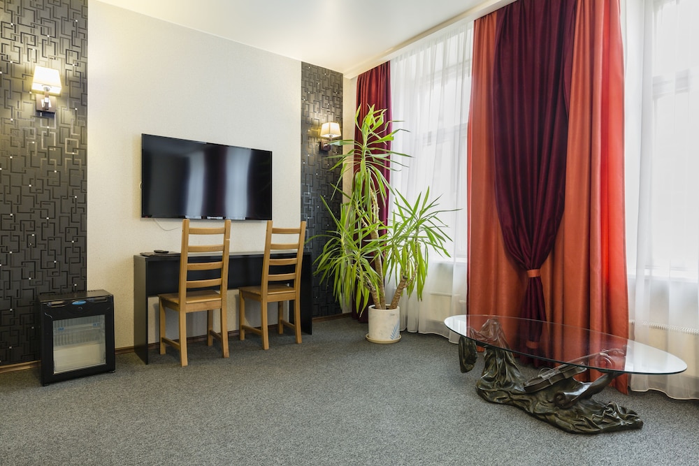Family Triple Room, 1 Bedroom, City View