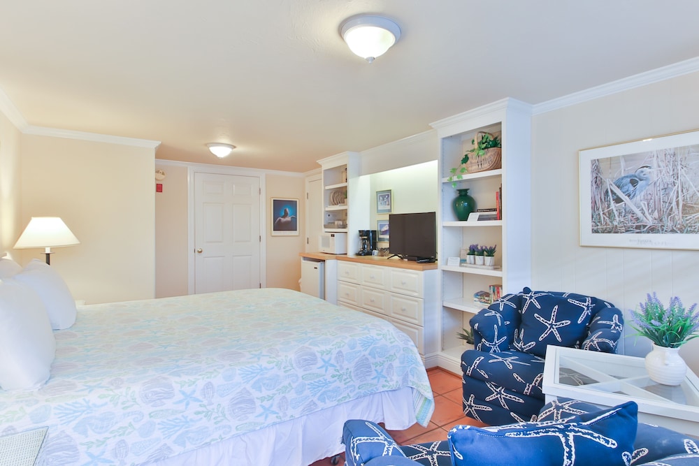 Tortuga Hotel Room Palm Court 2nd Floor (No Elevator, Stairs only)