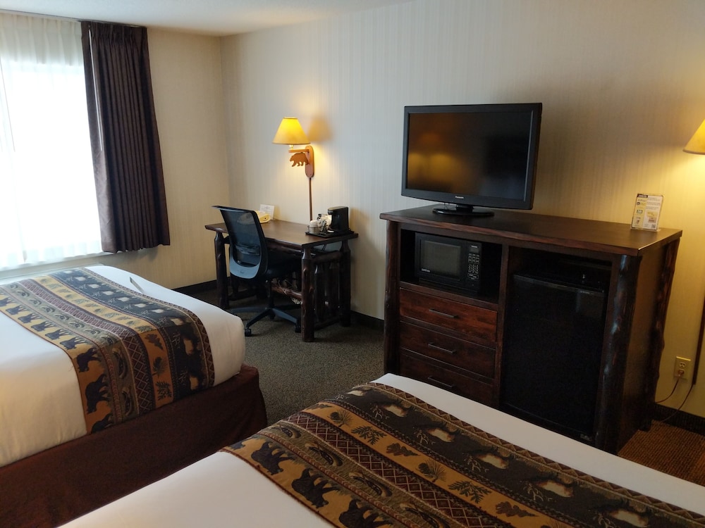 Deluxe Room, 2 Queen Beds, Accessible (Family room 2 queen beds 2 sofa beds) photo 1