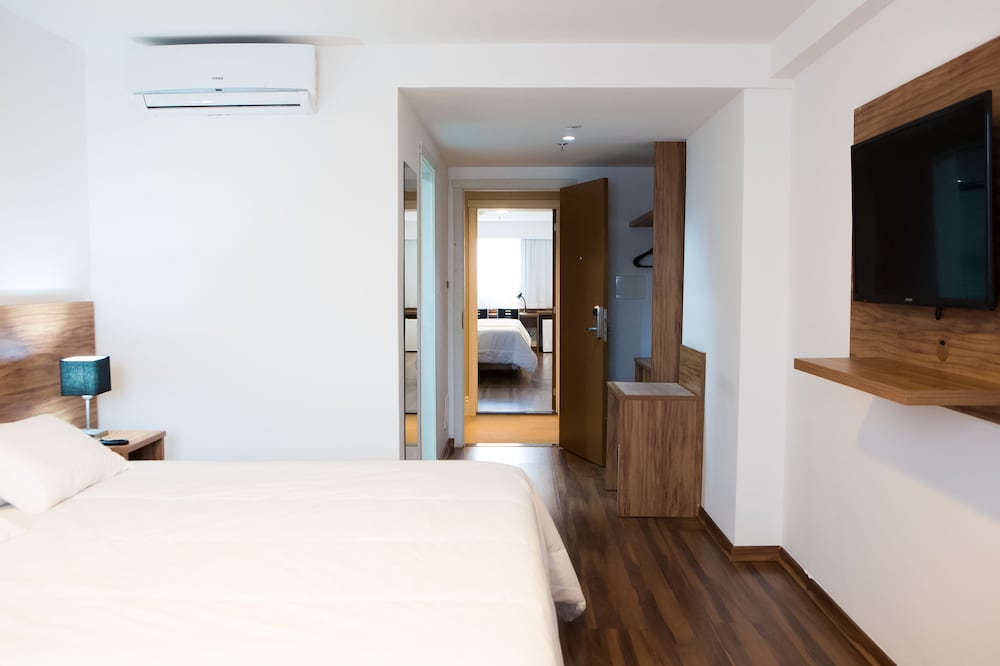Comfort Room, 1 King Bed photo 2