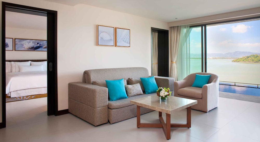 Suite, 1 Bedroom, Pool Access (View, Oceanfront) photo 2