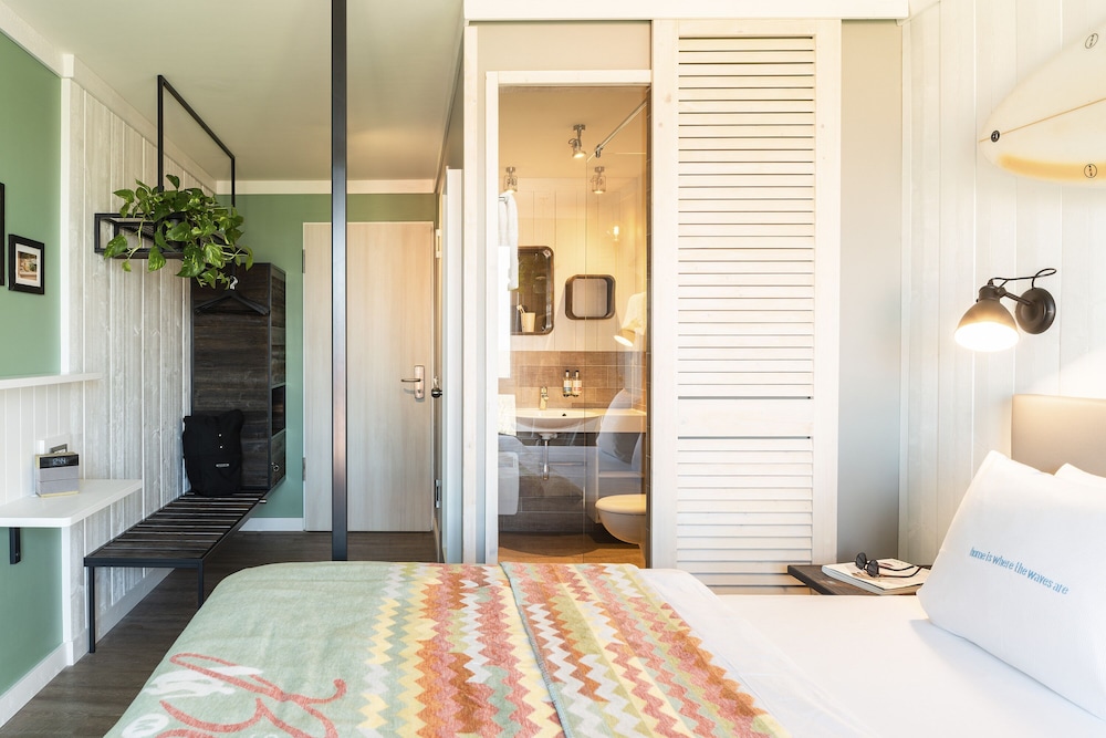 Signature Double Room, 1 Queen Bed (Beach)