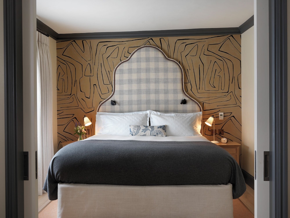 Room (Carriage House)