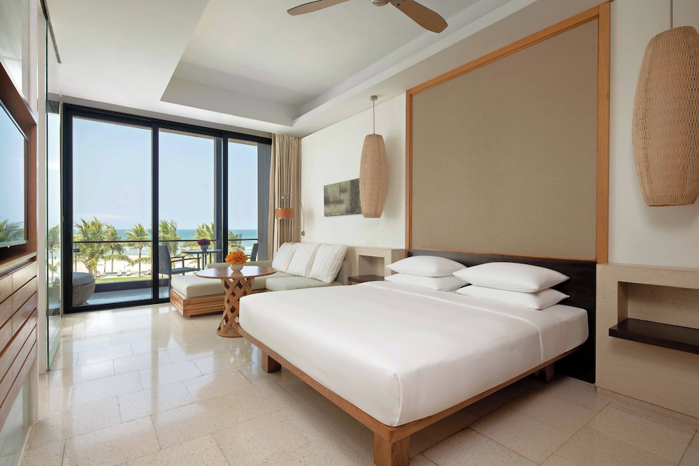 Room, 1 King Bed, Ocean View - Photo 1