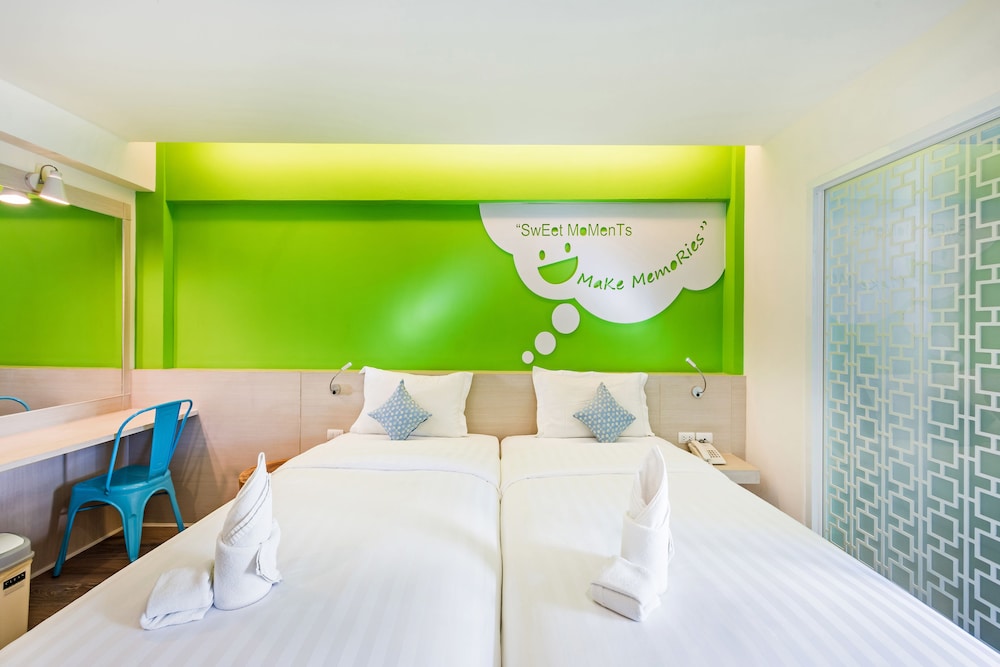 Standard Room (Twin Bed) - Photo 13