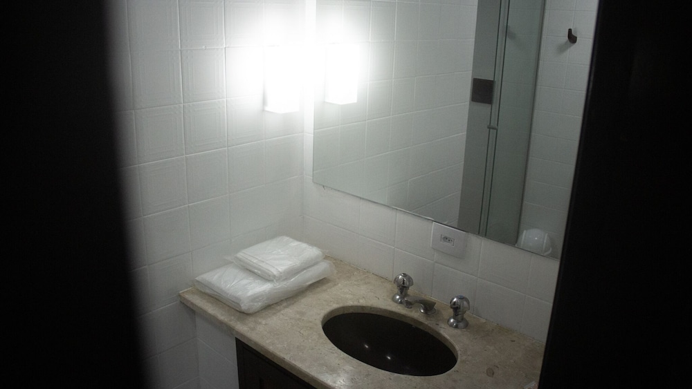 Twin Room - Photo 8