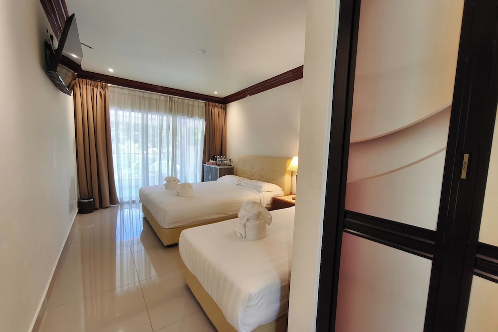 Deluxe Room, Garden View photo 3