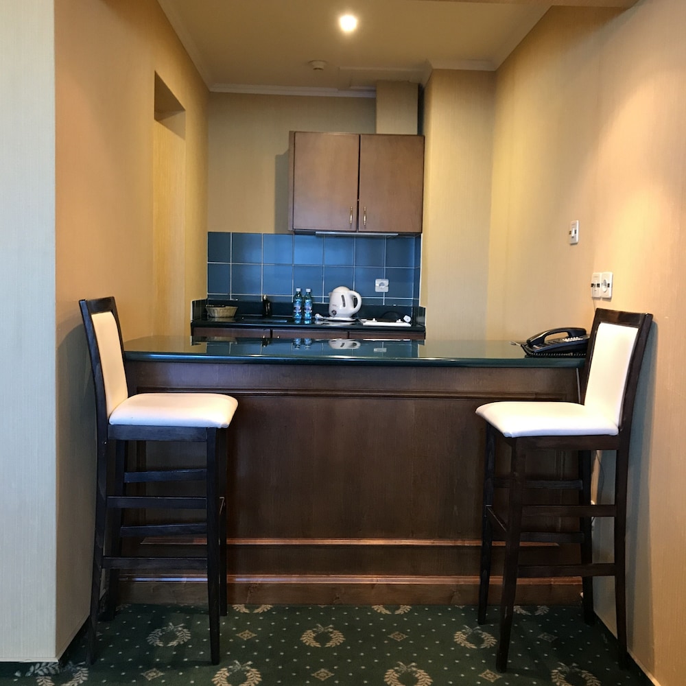 Apartment, 1 King Bed, Non Smoking, City View photo 2