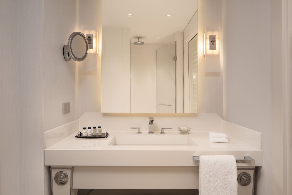 Premium Room, 2 Twin Beds, City View thumbnail 6