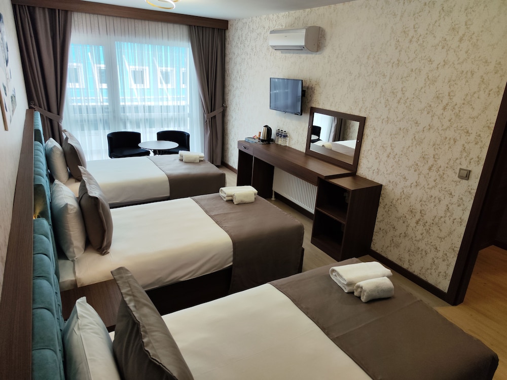 Standard Triple Room photo 3