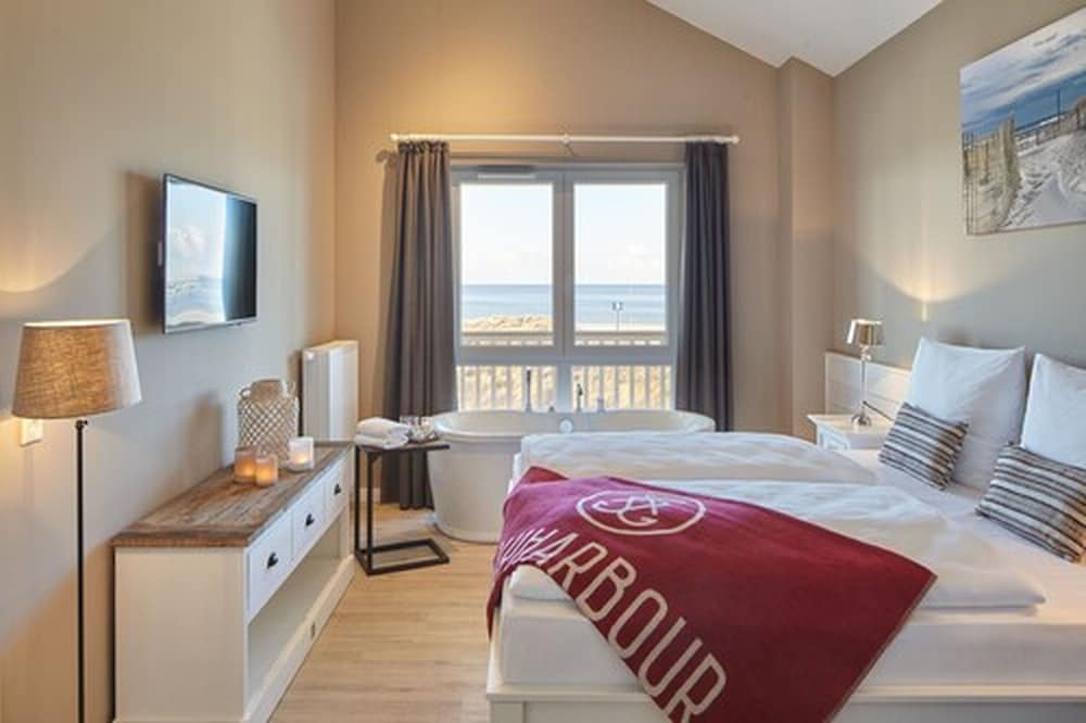 Deluxe Condo