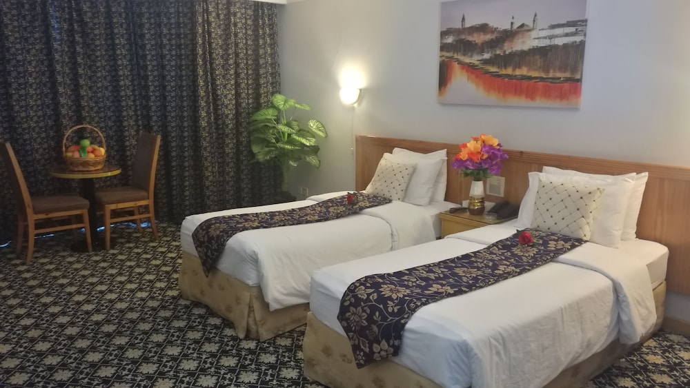Standard Twin Room, 2 Twin Beds - Photo 4