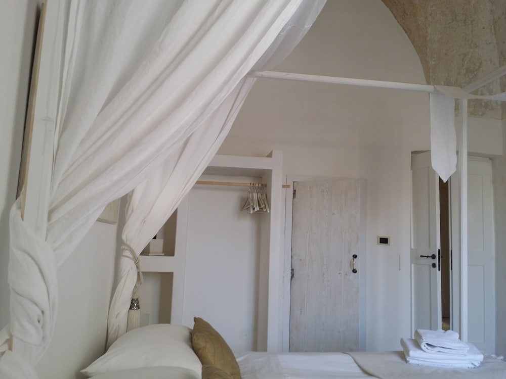 Design Room, 1 Queen Bed, City View photo 1